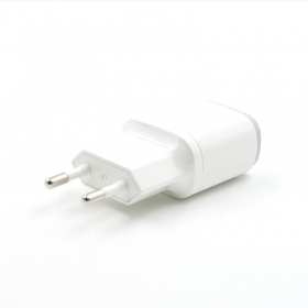 Laturi MCS-01ED USB (1.2A) tarkoitettu  LG (valkoinen)