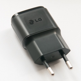 Laturi MCS-01ER USB 1.2A tarkoitettu  LG (musta)